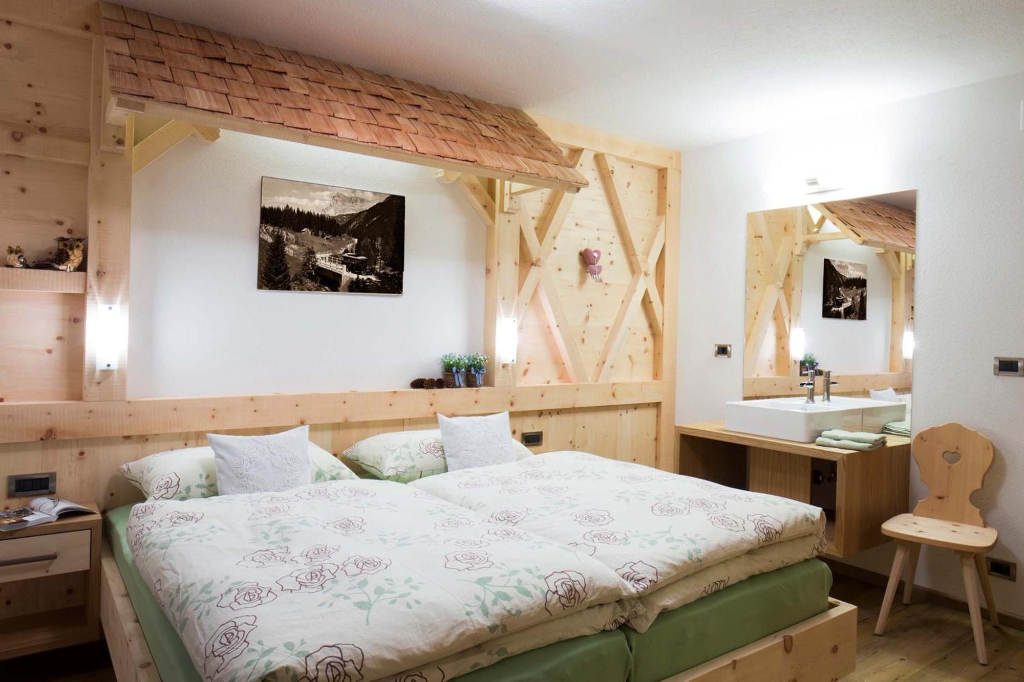 Alpin Apartments Колфоско Стая снимка