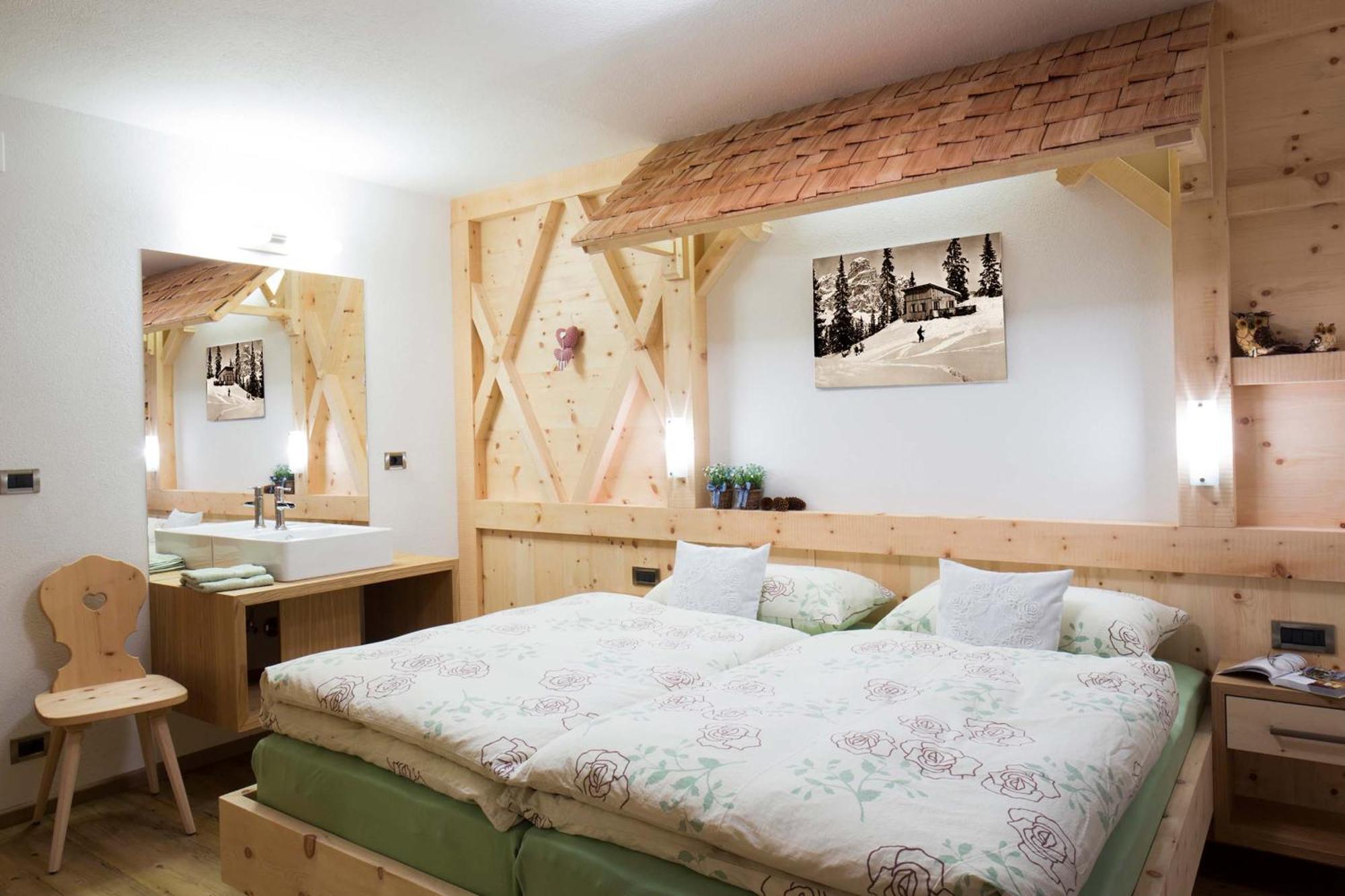 Alpin Apartments Колфоско Стая снимка
