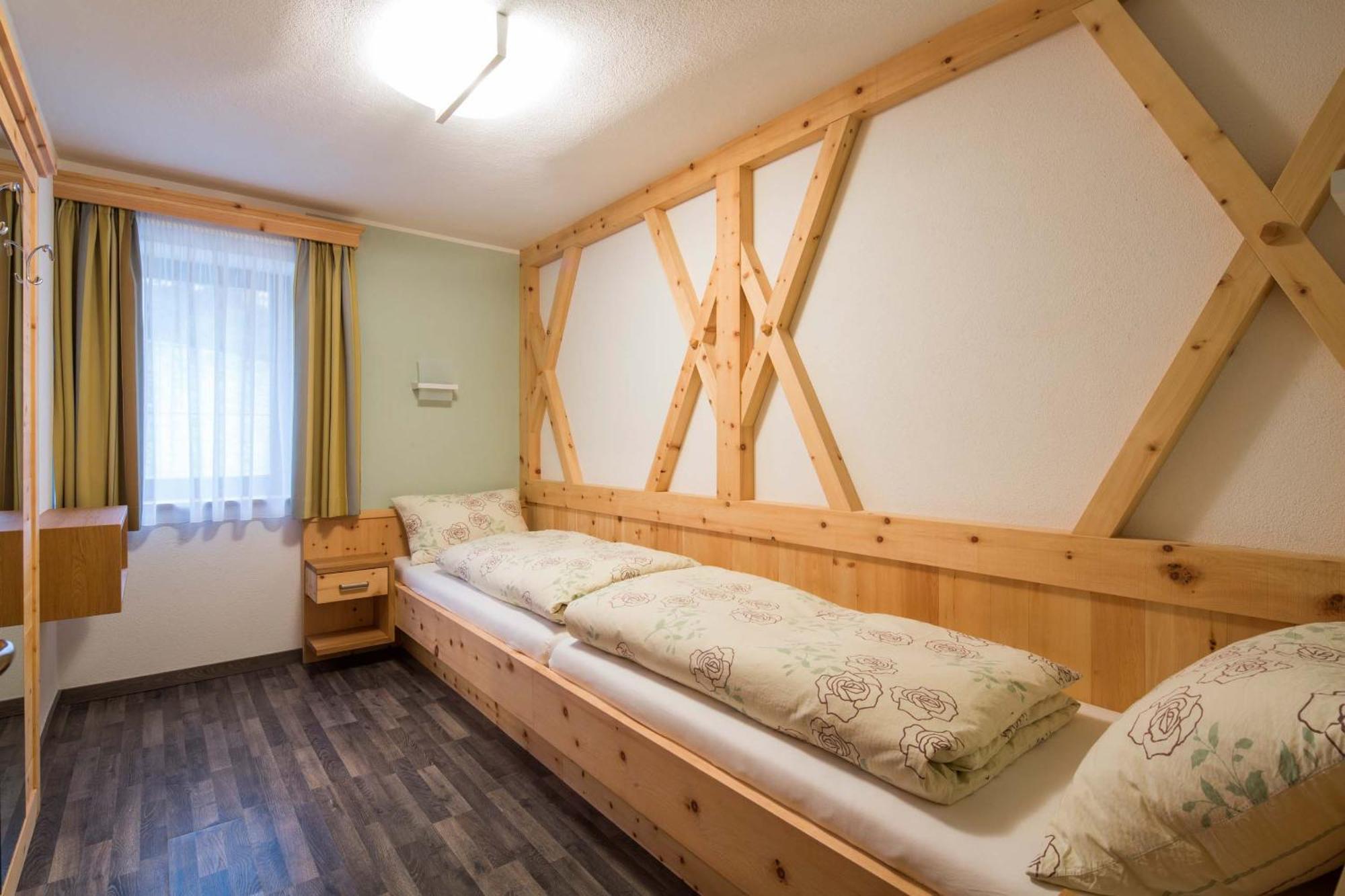 Alpin Apartments Колфоско Стая снимка