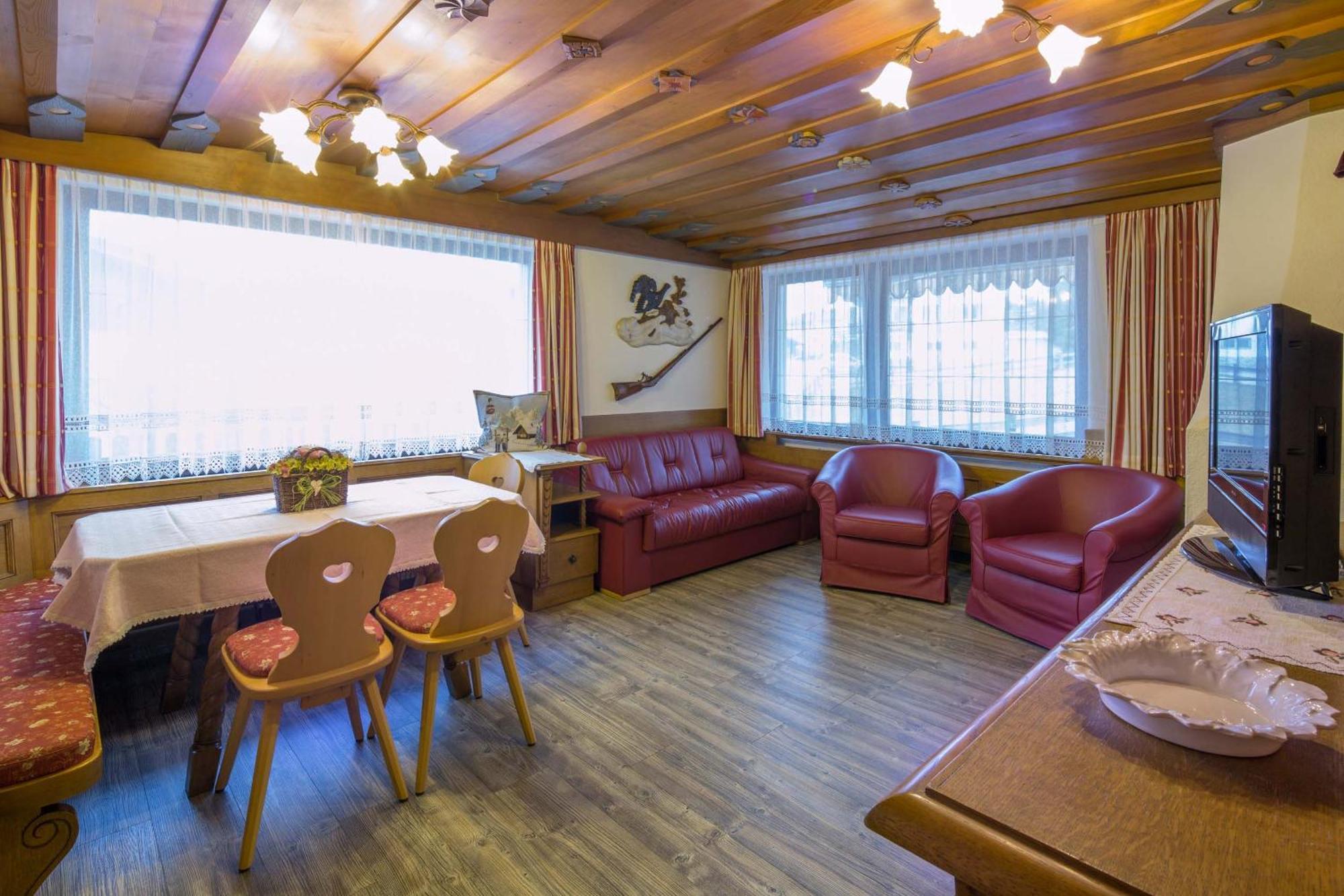 Alpin Apartments Колфоско Стая снимка
