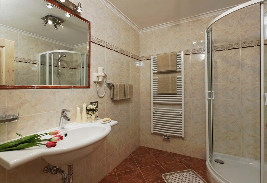 Alpin Apartments Колфоско Стая снимка